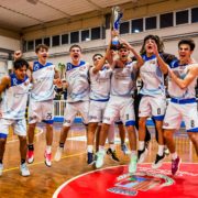 La squadra con la Coppa U17 Gold Torneo Gallo